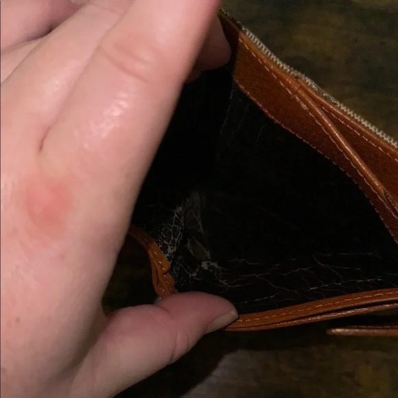 Gucci Beige Monogram Wallet - Picture 12 of 12